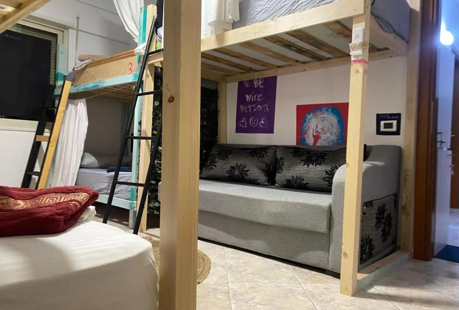 Maison D'Artiste Tirana 0*,  Albania